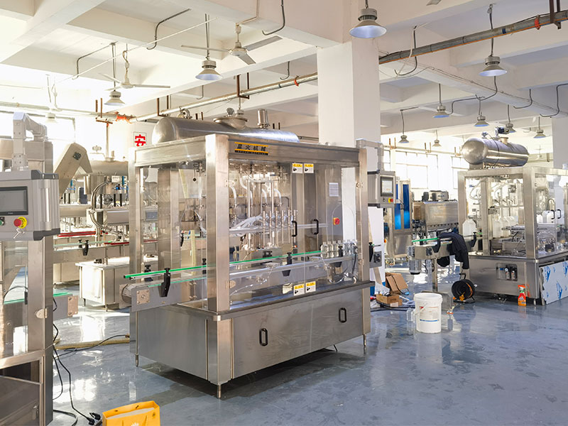 全自动数控液体灌装机